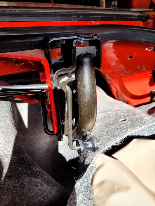 BUICK REATTA TONNEAU ADJUST 1 - PSNGR SIDE.jpg